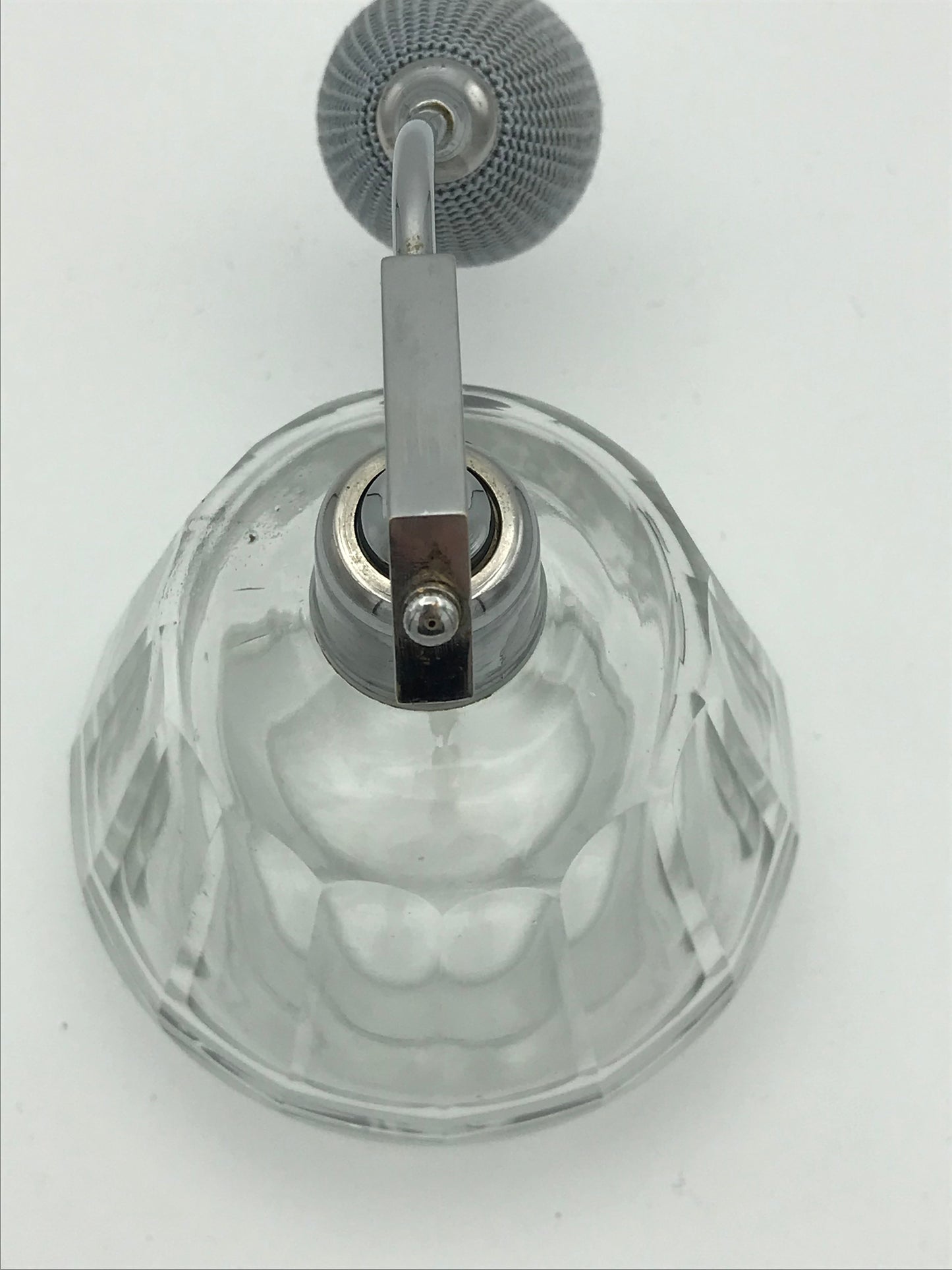 Vaporisateur à parfum cristal taillé - Premium Vaporisateur à parfum from Atelier Guillot - Just €290! Shop now at Atelier Guillot