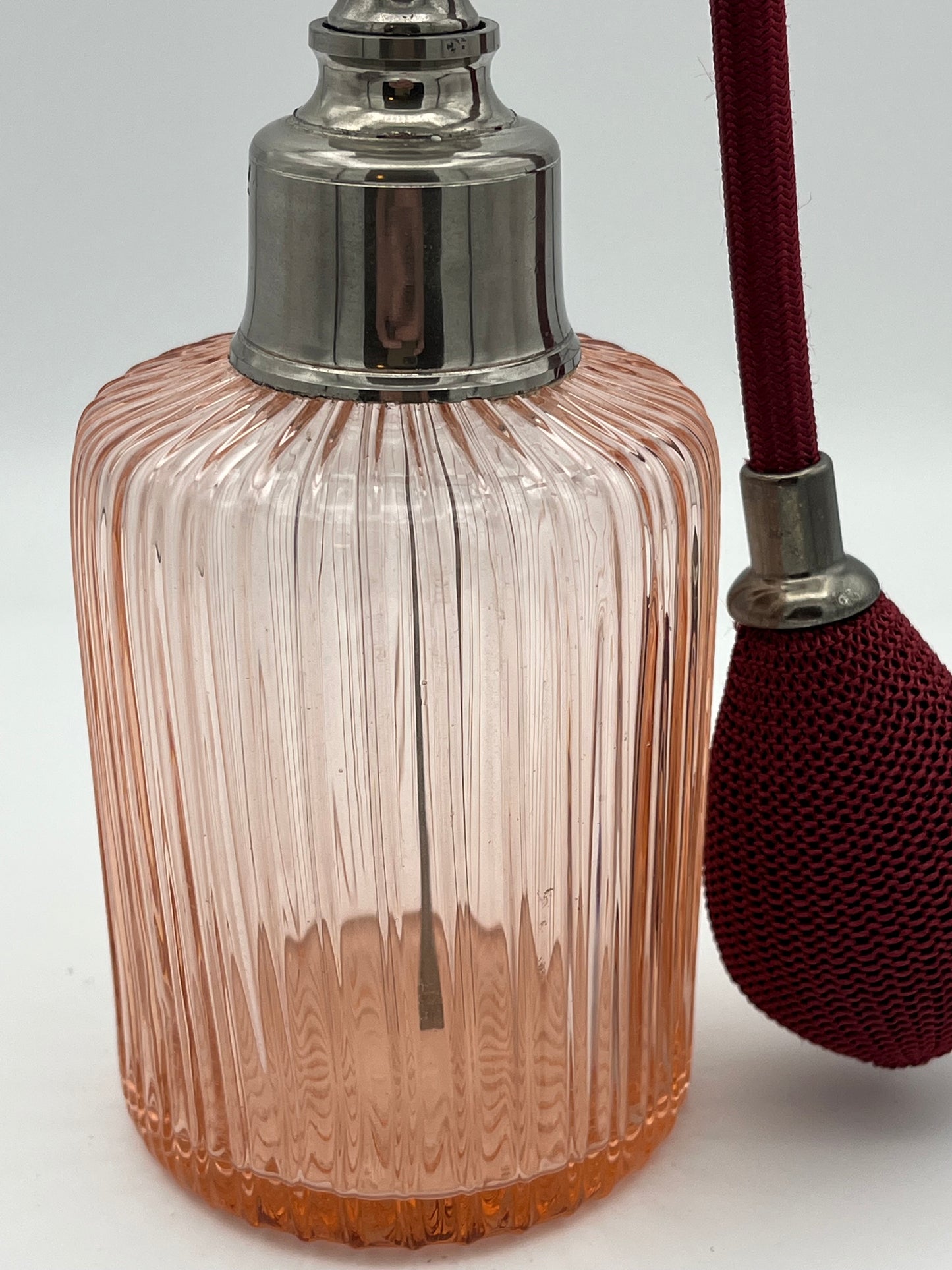 Vaporisateur à parfum verre moulé